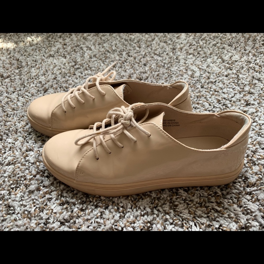 Forever 21 sneaker